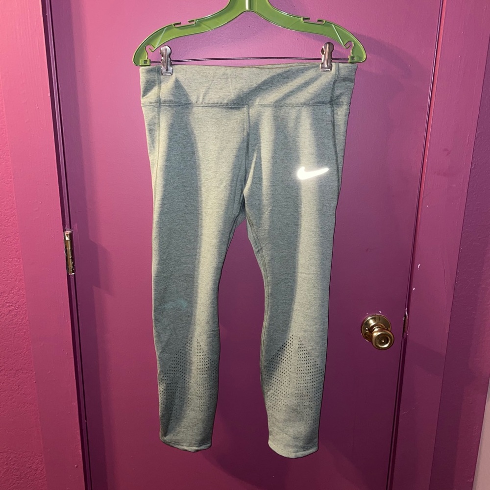 Nike dri fit crop leggings